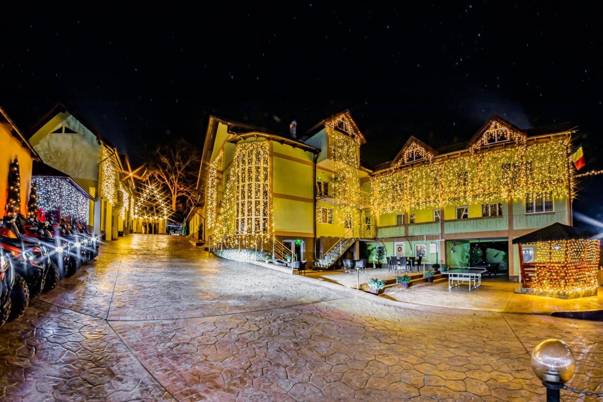 Pensiunea Mihaela-Transalpina Novaci-Străini Buitenkant foto